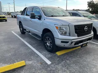 Nissan Titan 2020 4x4 SV 4dr Crew Cab 5.6 ft. SB