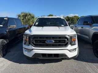 Ford F-150 2023 4x4 XLT 4 puertas SuperCrew 5.5 pies. SB
