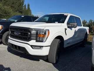 Ford F-150 2023 4x4 XLT 4 puertas SuperCrew 5.5 pies. SB