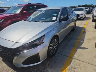 Nissan Altima 2024 2.5 SV Sedán 4 puertas