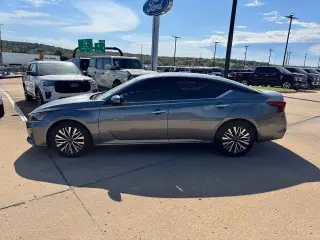 Nissan Altima 2023 2.5 SV 4dr Sedán