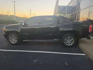 GMC Canyon 2017 4x4 SLT 4dr Crew Cab 5 ft. SB