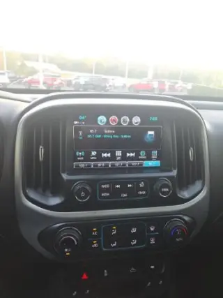 GMC Canyon 2017 4x4 SLT 4dr Crew Cab 5 ft. SB