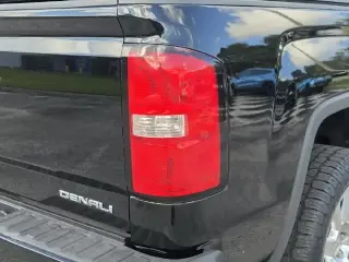 GMC Sierra 1500 2015 4x4 Denali 4dr Crew Cab 5.8 ft. SB
