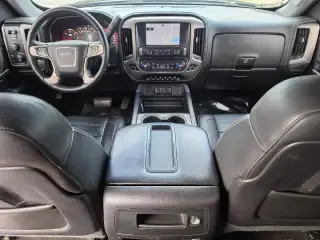 GMC Sierra 1500 2015 4x4 Denali 4dr Crew Cab 5.8 ft. SB
