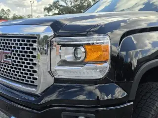 GMC Sierra 1500 2015 4x4 Denali 4dr Crew Cab 5.8 ft. SB