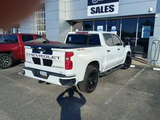 Chevrolet Silverado 1500 2023 4x4 Custom 4dr Crew Cab 5.8 ft. SB