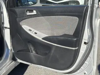 Hyundai ACCENT 2012 GS 4dr Hatchback