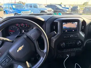 Chevrolet Silverado 2500HD 2022 4x4 Custom 4dr Crew Cab SB