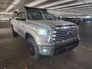 Toyota Tundra 2018 4x4 Limited 4puertas Cabina CrewMax Pick Up SB (5.7L V8)