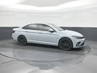 Volkswagen Jetta 2025 SE 4dr Sedán