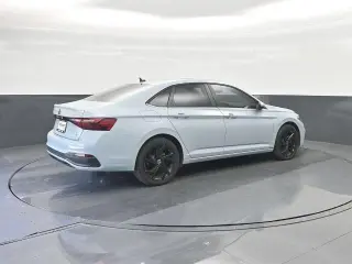 Volkswagen Jetta 2025 SE 4dr Sedán