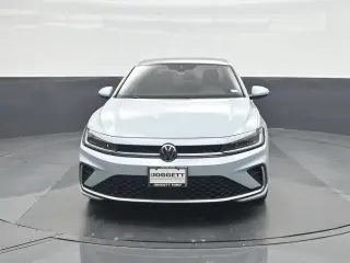 Volkswagen Jetta 2025 SE 4dr Sedán