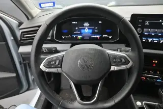 Volkswagen Jetta 2025 SE 4dr Sedán