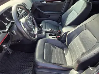 Volkswagen Jetta 2017 2.0T GLI 4 tracciones Sedán 6M