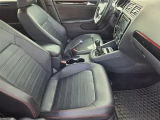 Volkswagen Jetta 2017 2.0T GLI 4 tracciones Sedán 6M