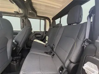 Jeep Gladiator 2025 4x4 Sport 4dr Cabina de Crew 5.0 ft. SB