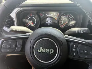 Jeep Gladiator 2025 4x4 Sport 4dr Cabina de Crew 5.0 ft. SB