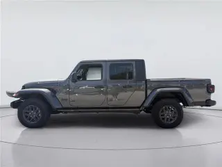Jeep Gladiator 2025 4x4 Sport 4dr Cabina de Crew 5.0 ft. SB