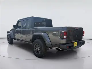 Jeep Gladiator 2025 4x4 Sport 4dr Cabina de Crew 5.0 ft. SB