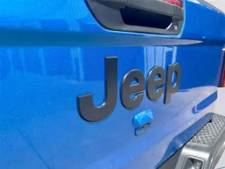 Jeep Gladiator 2024 4x4 Sport 4dr Cabina de Crew 5.0 ft. SB