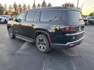 2022 Jeep Wagoneer