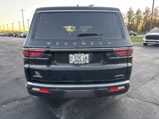 2022 Jeep Wagoneer