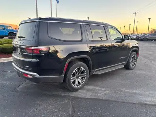 2022 Jeep Wagoneer