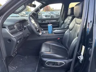 2022 Jeep Wagoneer