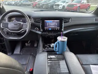 2022 Jeep Wagoneer