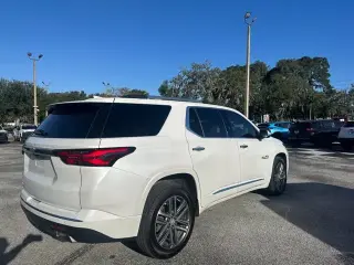 Chevrolet Traverse 2023 4x4 High Country 4dr SUV
