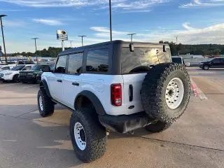 Ford Bronco 2024 4x4 Black Diamond 4dr SUV