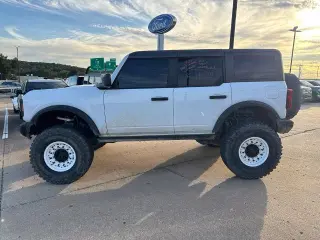 Ford Bronco 2024 4x4 Black Diamond 4dr SUV