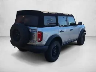 Ford Bronco 2022 4x4 Black Diamond 4dr SUV
