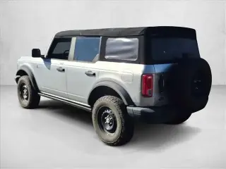 Ford Bronco 2022 4x4 Black Diamond 4dr SUV