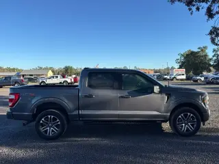 Ford F-150 2023 4x4 XL 4dr SuperCrew 5.5 ft. SB