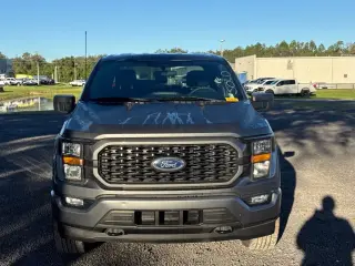 Ford F-150 2023 4x4 XL 4dr SuperCrew 5.5 ft. SB