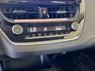 Toyota Corolla Híbrido 2027 SE 4dr Sedán