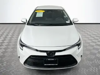 Toyota Corolla Híbrido 2027 SE 4dr Sedán
