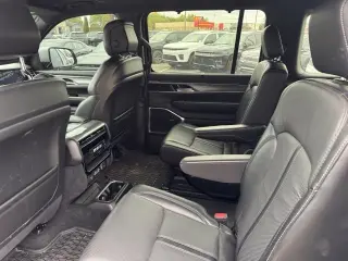 2022 Jeep Wagoneer