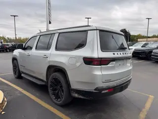 2022 Jeep Wagoneer