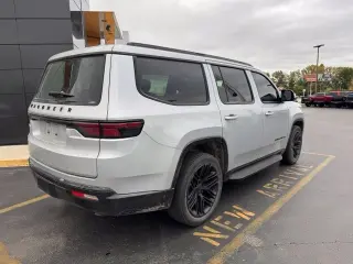 2022 Jeep Wagoneer