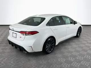Toyota Corolla 2027 SE 4dr Sedán