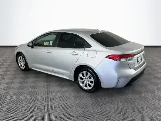 Toyota Corolla 2027 LE 4dr Sedán