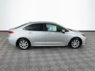 Toyota Corolla 2027 LE 4dr Sedán