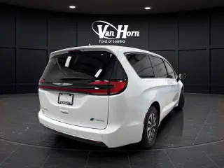 2024 Chrysler Pacifica Hybrid