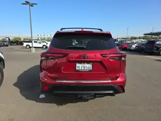 Toyota Highlander 2024 AWD XLE 4dr SUV