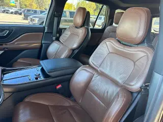 Lincoln Aviator 2023 AWD Reserve 4dr SUV