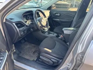 Jeep Cherokee 2019 4x4 Latitude SUV de 4 puertas