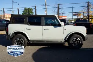 Ford Bronco 2023 4x4 Outer Banks 4dr SUV